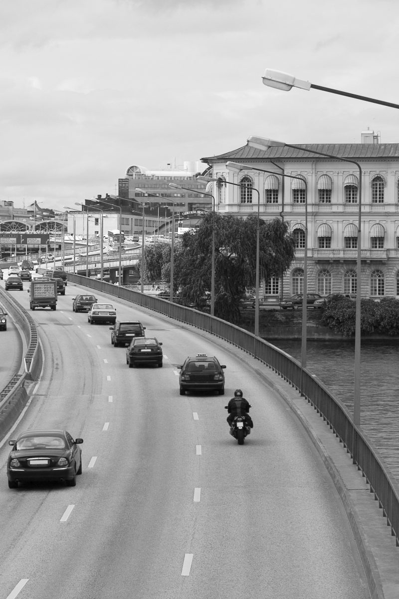 forcardrivers-moto-in-traffic forcardrivers-moto-in-traffic